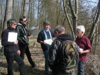 Was derzeit an der Isar gefunden wird, zeigen Manfred Drobny, Wolfgang Willner, Dr. Christine Margraf, Dr. Michael Gebhardt und Dr. Klaus Mandery